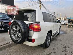 تۆیۆتا لاند کروزەر